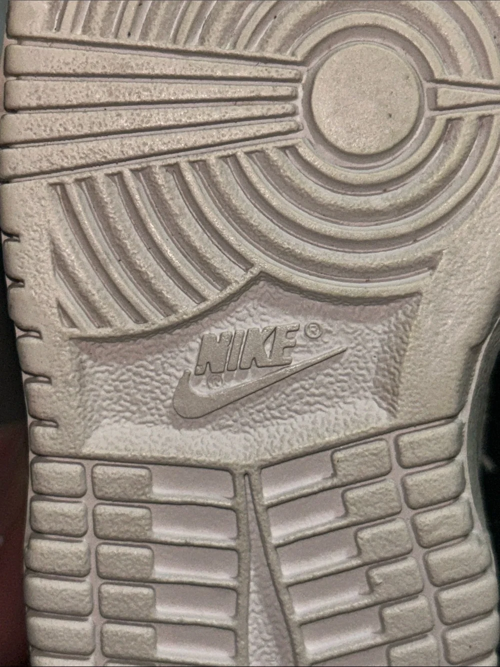 Nike stylish low